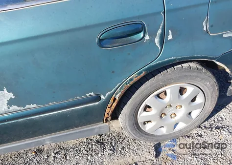 1999 Honda Civic Value Package z USA, uszkodzony, nr VIN 2HGEJ6612XH509505